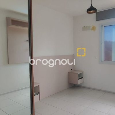 Apartamento com 68m², 2 quartos (sendo 1 suíte), 1 garagem, no bairro Canasvieiras em Florianópolis
