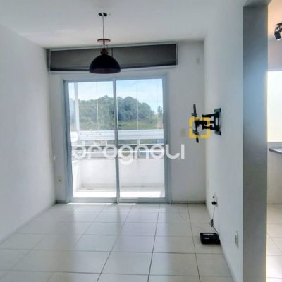 Apartamento com 68m², 2 quartos (sendo 1 suíte), 1 garagem, no bairro Canasvieiras em Florianópolis
