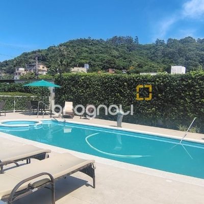 Apartamento com 68m², 2 quartos (sendo 1 suíte), 1 garagem, no bairro Canasvieiras em Florianópolis