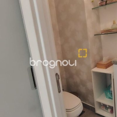 Sala com 26m², 1 garagem, no bairro Saco Grande em Florianópolis