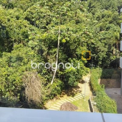Sala com 26m², 1 garagem, no bairro Saco Grande em Florianópolis