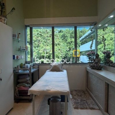 Sala com 26m², 1 garagem, no bairro Saco Grande em Florianópolis