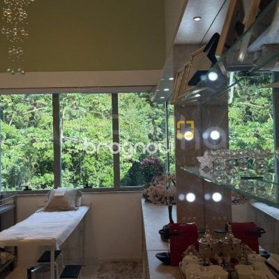 Sala com 26m², 1 garagem, no bairro Saco Grande em Florianópolis