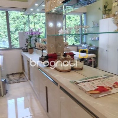 Sala com 26m², 1 garagem, no bairro Saco Grande em Florianópolis