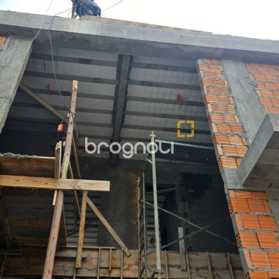 Casa com 285m², 3 quartos (sendo 3 suítes), 4 garagens, no bairro Bom Abrigo em Florianópolis