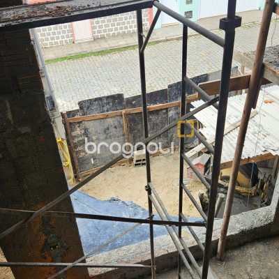 Casa com 285m², 3 quartos (sendo 3 suítes), 4 garagens, no bairro Bom Abrigo em Florianópolis