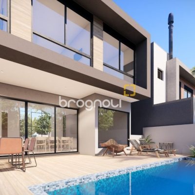 Casa com 285m², 3 quartos (sendo 3 suítes), 4 garagens, no bairro Bom Abrigo em Florianópolis