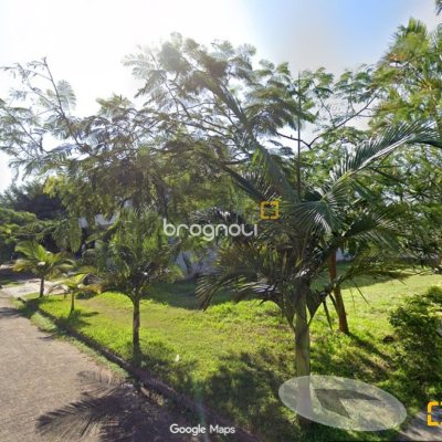 Terreno com 450m², no bairro Jurerê Internacional em Florianópolis