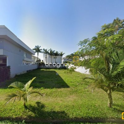 Terreno com 450m², no bairro Jurerê Internacional em Florianópolis