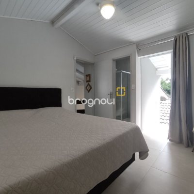 Casa com 119m², 3 quartos (sendo 1 suíte), 2 garagens, no bairro Daniela em Florianópolis