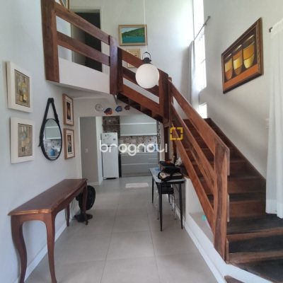 Casa com 119m², 3 quartos (sendo 1 suíte), 2 garagens, no bairro Daniela em Florianópolis