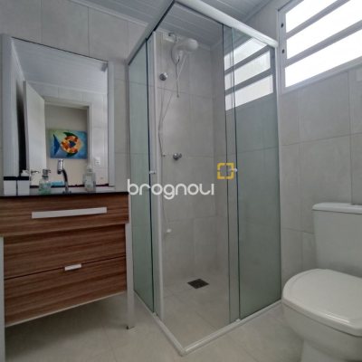 Casa com 119m², 3 quartos (sendo 1 suíte), 2 garagens, no bairro Daniela em Florianópolis
