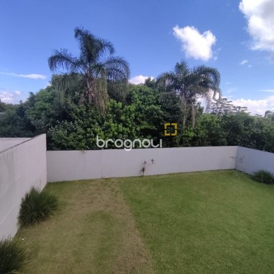 Casa com 119m², 3 quartos (sendo 1 suíte), 2 garagens, no bairro Daniela em Florianópolis