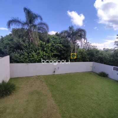 Casa com 119m², 3 quartos (sendo 1 suíte), 2 garagens, no bairro Daniela em Florianópolis
