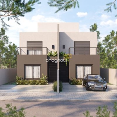Casa com 123m², 3 quartos (sendo 1 suíte), 2 garagens, no bairro Rio Vermelho em Florianópolis