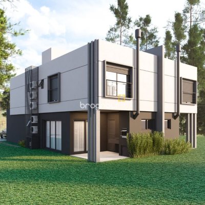 Casa com 123m², 3 quartos (sendo 1 suíte), 2 garagens, no bairro Rio Vermelho em Florianópolis