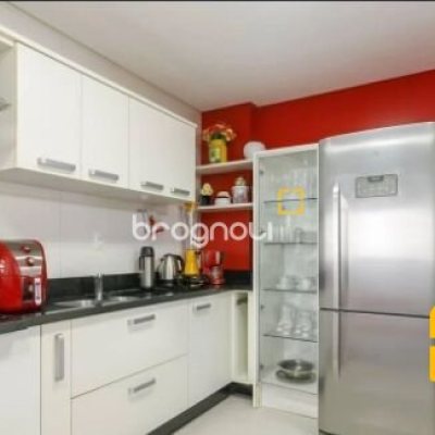Apartamento com 144m², 4 quartos (sendo 2 suítes), 2 garagens, no bairro Jurerê Internacional em Florianópolis