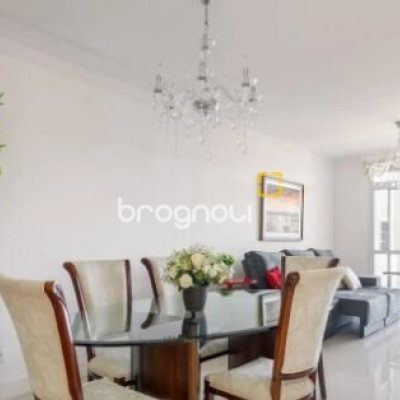 Apartamento com 144m², 4 quartos (sendo 2 suítes), 2 garagens, no bairro Jurerê Internacional em Florianópolis