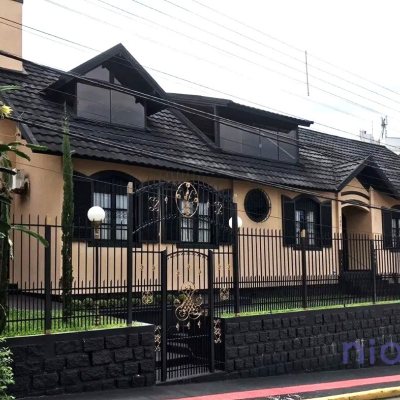 Casa com 194m², 4 quartos (sendo 3 suítes), 2 garagens, no bairro Bom Abrigo em Florianópolis