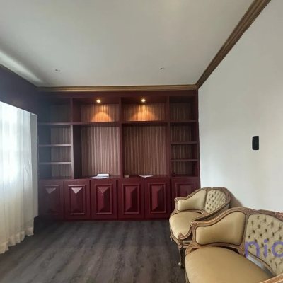 Casa com 194m², 4 quartos (sendo 3 suítes), 2 garagens, no bairro Bom Abrigo em Florianópolis