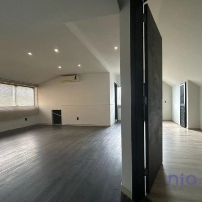 Casa com 194m², 4 quartos (sendo 3 suítes), 2 garagens, no bairro Bom Abrigo em Florianópolis