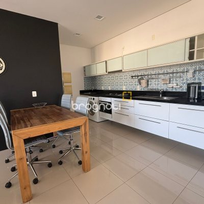 Studio com 83m², 1 quarto, 1 garagem, no bairro Itacorubi em Florianópolis