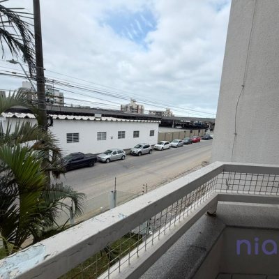 Apartamento com 63m², 2 quartos, 1 garagem, no bairro Kobrasol em São José