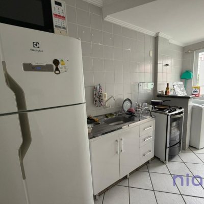 Apartamento com 63m², 2 quartos, 1 garagem, no bairro Kobrasol em São José