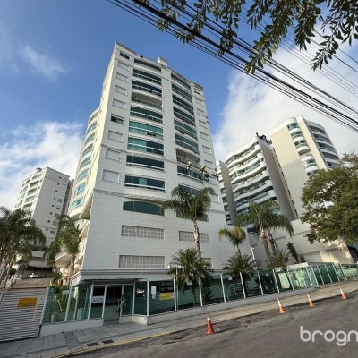 Apartamento com 77m², 2 quartos (sendo 1 suíte), 1 garagem, no bairro Itacorubi em Florianópolis