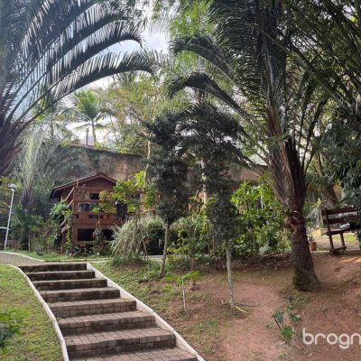 Apartamento com 77m², 2 quartos (sendo 1 suíte), 1 garagem, no bairro Itacorubi em Florianópolis