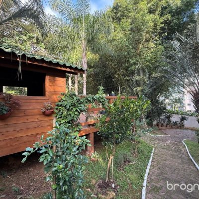 Apartamento com 77m², 2 quartos (sendo 1 suíte), 1 garagem, no bairro Itacorubi em Florianópolis