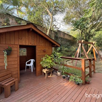 Apartamento com 77m², 2 quartos (sendo 1 suíte), 1 garagem, no bairro Itacorubi em Florianópolis
