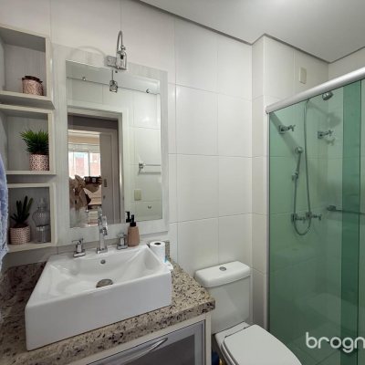 Apartamento com 77m², 2 quartos (sendo 1 suíte), 1 garagem, no bairro Itacorubi em Florianópolis