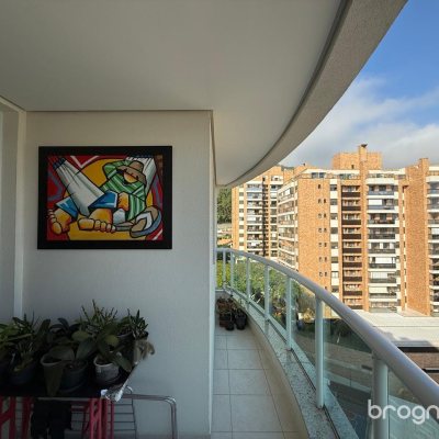 Apartamento com 77m², 2 quartos (sendo 1 suíte), 1 garagem, no bairro Itacorubi em Florianópolis