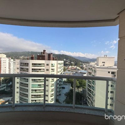 Apartamento com 77m², 2 quartos (sendo 1 suíte), 1 garagem, no bairro Itacorubi em Florianópolis