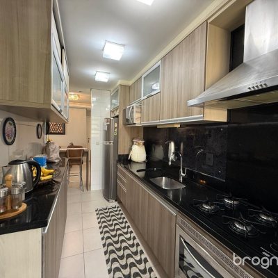 Apartamento com 77m², 2 quartos (sendo 1 suíte), 1 garagem, no bairro Itacorubi em Florianópolis