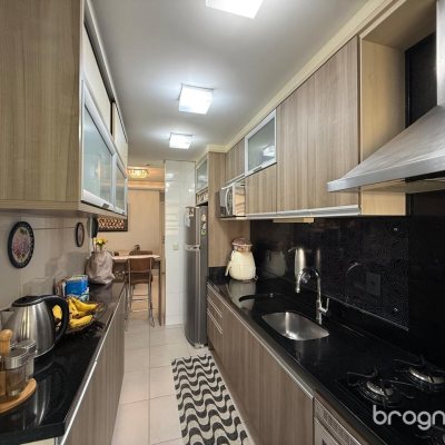 Apartamento com 77m², 2 quartos (sendo 1 suíte), 1 garagem, no bairro Itacorubi em Florianópolis