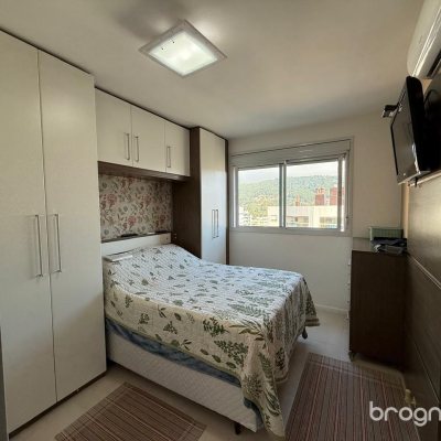 Apartamento com 77m², 2 quartos (sendo 1 suíte), 1 garagem, no bairro Itacorubi em Florianópolis