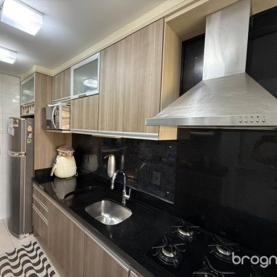 Apartamento com 77m², 2 quartos (sendo 1 suíte), 1 garagem, no bairro Itacorubi em Florianópolis