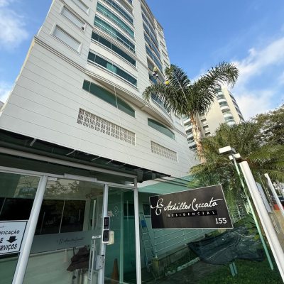 Apartamento com 77m², 2 quartos (sendo 1 suíte), 1 garagem, no bairro Itacorubi em Florianópolis