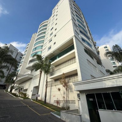 Apartamento com 77m², 2 quartos (sendo 1 suíte), 1 garagem, no bairro Itacorubi em Florianópolis