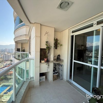 Apartamento com 77m², 2 quartos (sendo 1 suíte), 1 garagem, no bairro Itacorubi em Florianópolis