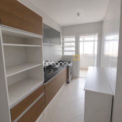Apartamento com 73m², 2 quartos (sendo 1 suíte), 1 garagem, no bairro Carianos em Florianópolis