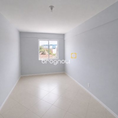 Apartamento com 73m², 2 quartos (sendo 1 suíte), 1 garagem, no bairro Carianos em Florianópolis