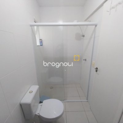 Apartamento com 73m², 2 quartos (sendo 1 suíte), 1 garagem, no bairro Carianos em Florianópolis