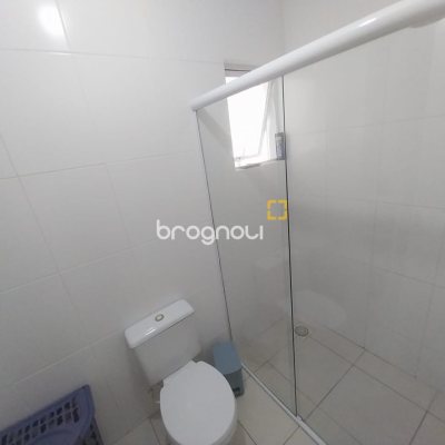 Apartamento com 73m², 2 quartos (sendo 1 suíte), 1 garagem, no bairro Carianos em Florianópolis