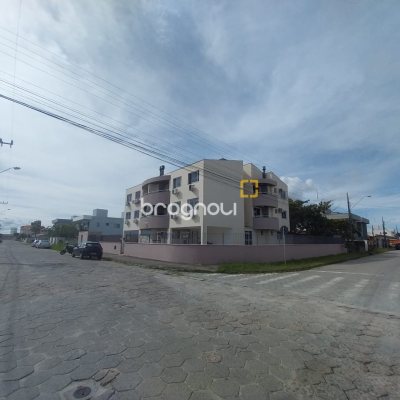 Apartamento com 73m², 2 quartos (sendo 1 suíte), 1 garagem, no bairro Carianos em Florianópolis