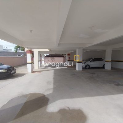 Apartamento com 73m², 2 quartos (sendo 1 suíte), 1 garagem, no bairro Carianos em Florianópolis
