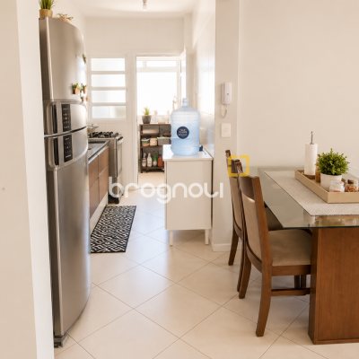 Apartamento com 73m², 2 quartos (sendo 1 suíte), 1 garagem, no bairro Carianos em Florianópolis