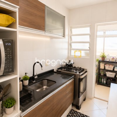 Apartamento com 73m², 2 quartos (sendo 1 suíte), 1 garagem, no bairro Carianos em Florianópolis